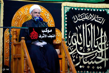 عزاداران موکب بزرگ النجف الاشرف به دلیل شیوع ویروس کرونا با فاصله گذاری و رعایت شرایط بهداشتی اقدام به عزاداری نمودند