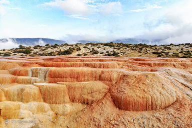 باداب سورت چشمهٔ پلکانی تراورتنی بی‌نظیر در ایران، واقع در روستای ارست بخش چهاردانگه‌ی شهرستان ساری است