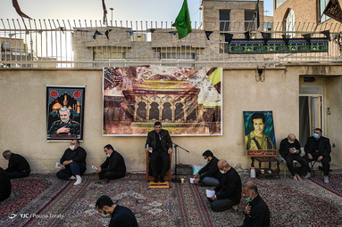خادمان موکب سیده زینب (س) نجف به عزاداری حضرت اباعبدالله الحسین با عنوان 