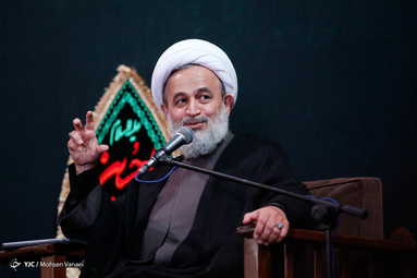 مراسم عزاداری شب سوم محرم در هیئت میثاق با شهدا با سـخـنـــرانی حجت الاسلام پناهیان و مداحی میثم مطیعی در دانشگاه افسری امام علی (ع)