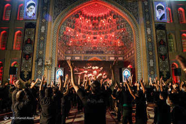 مراسم عزاداری شب سوم محرم در مسجد مقدس جمکران با مداحی مهدی سلحشور