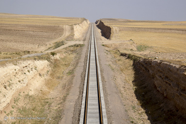 ریل گذاری راه آهن اردبیل - میانه