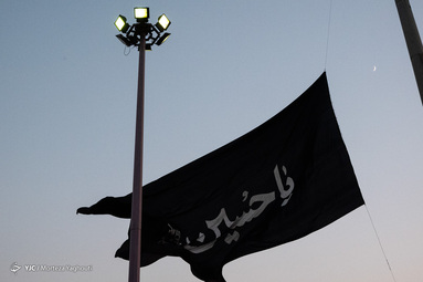 اهتزاز پرچم 200 متری یا حسین (ع) در پارک جزیره اهواز‎