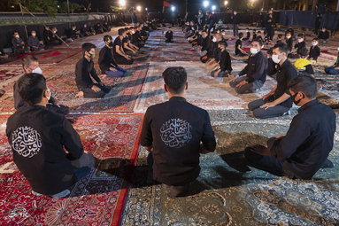 در ماه محرم اتباع افغانستانی مقیم شهرستان سرخه به عزاداری برای سیدالشهدا(ع) می‌پردازند