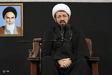مراسم عزاداری مقام معظم رهبری در شب عاشورا