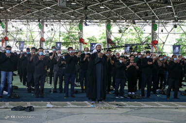 اقامه نمازجماعت ظهر عاشورا - دانشگاه تهران