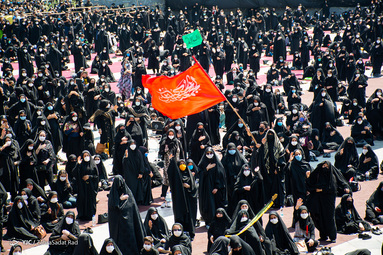 مراسم عزاداری ظهر عاشورای حسینی - میدان امام حسین (ع)