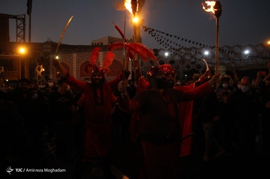 مراسم عزاداری و خیمه سوزان  عصر عاشورای اباعبدالله الحسین (ع) یکشنبه ۹ شهریور ۱۳۹۹، در میدان امام حسین (ع) برگزار شد.