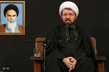 عزاداری شب شام غریبان حسینی در حسینیه امام خمینی (ره) با حضور رهبر معظم انقلاب
