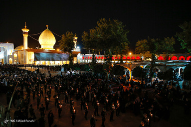 عزاداری خادمان حرم شاهچراغ (ع) در شب شام غریبان سیدالشهدا (ع)