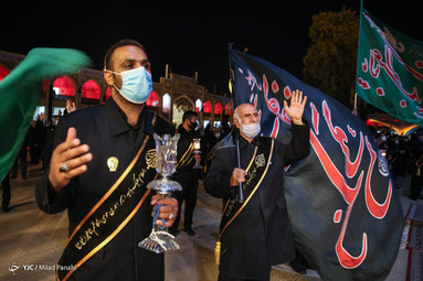عزاداری خادمان حرم شاهچراغ (ع) در شب شام غریبان سیدالشهدا (ع)