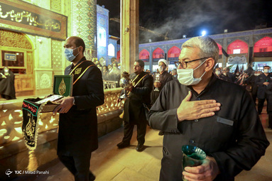 عزاداری خادمان حرم شاهچراغ (ع) در شب شام غریبان سیدالشهدا (ع)