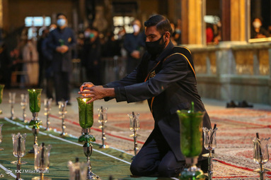 عزاداری خادمان حرم شاهچراغ (ع) در شب شام غریبان سیدالشهدا (ع)