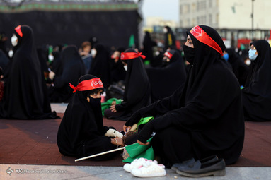 اجتماع دختران عاشورایی در میدان امام حسین (ع) به مناسبت سومین روز شهادت سید الشهدا(ع)