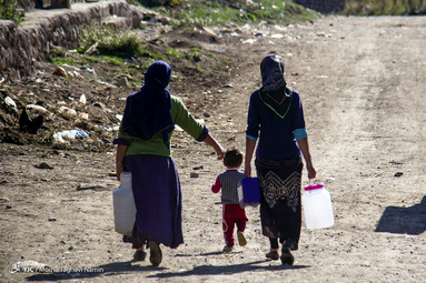 روستای حسنعلی کندی، از توابع شهرستان اردبیل یکی از روستاهایی است که سال هاست مردم آن با مشکل جدی آب شرب دست و پنجه نرم می کنند