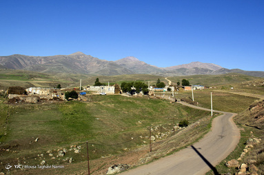 روستای حسنعلی کندی، از توابع شهرستان اردبیل یکی از روستاهایی است که سال هاست مردم آن با مشکل جدی آب شرب دست و پنجه نرم می کنند