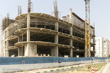 ساختمان نیمه کاره