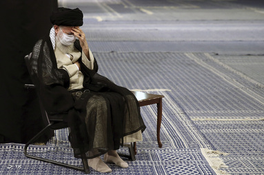 مراسم عزاداری روز شهادت حضرت امام سجاد (ع) با حضور رهبر انقلاب