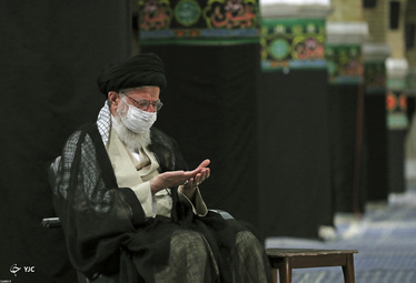 مراسم عزاداری روز شهادت حضرت امام سجاد (ع) با حضور رهبر انقلاب