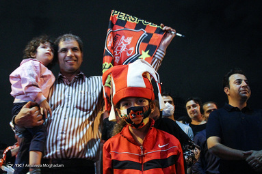 شادی مردم پس از صعود پرسپولیس به فینال آسیا - تهران