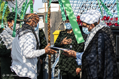 گلباران کردن خلیج فارس به مناسبت سالگرد شهادت شهید مهدوی