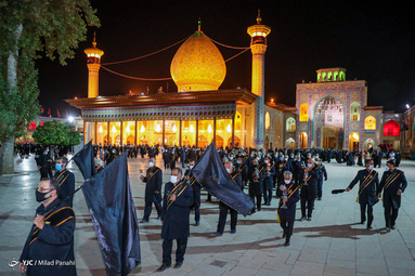 لاله گردانی در شب اربعین حسینی (ع) - حرم شاهچراغ (ع)