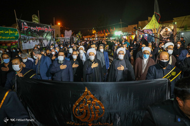 لاله گردانی در شب اربعین حسینی (ع) - حرم شاهچراغ (ع)