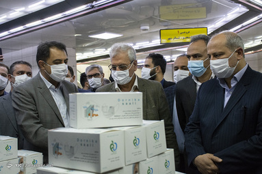 بازدید علی ربیعی، سخنگوی دولت از طرح استفاده اجباری ماسک در مترو