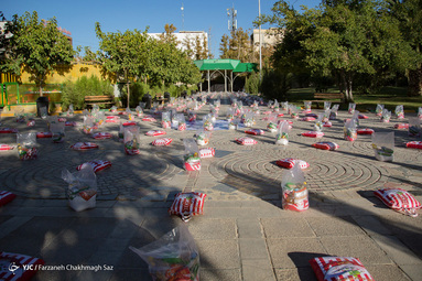 آماده سازی 3000 بسته کمک مومنانه  برای توزیع بین نیازمندان - شیراز