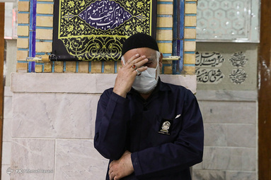 مراسم شام غریبان شهادت امام رضا (ع) با حضور خدام آستان مقدس رضوی - صحن انقلاب