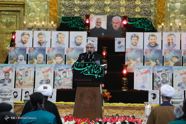 مراسم شام غریبان شهادت امام رضا (ع) با حضور خدام آستان مقدس رضوی - صحن انقلاب
