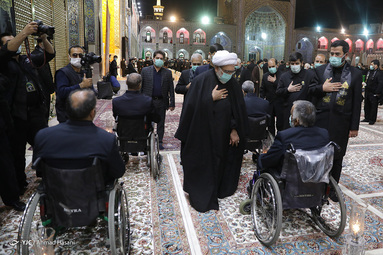 مراسم شام غریبان شهادت امام رضا (ع) با حضور خدام آستان مقدس رضوی - صحن انقلاب