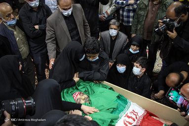 مراسم وداع با پیکر پاک و مطهر شهید امر به معروف و نهی از منکر، محمد محمدی در معراج شهداء تهران با حضورخانواده معظم شهید برگزار شد.