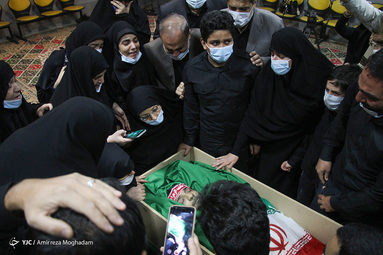مراسم وداع با پیکر پاک و مطهر شهید امر به معروف و نهی از منکر، محمد محمدی در معراج شهداء تهران با حضورخانواده معظم شهید برگزار شد.