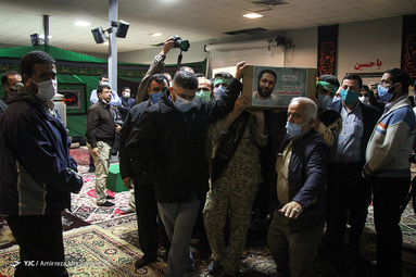 مراسم وداع با پیکر پاک و مطهر شهید امر به معروف و نهی از منکر، محمد محمدی در معراج شهداء تهران با حضورخانواده معظم شهید برگزار شد.