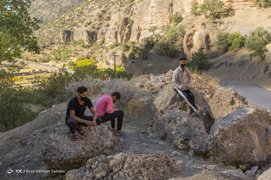 دانش آموزان دوره متوسطه روستای دره بید 