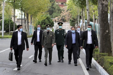 استقبال رسمی و مذاکره وزیر دفاع جمهوری اسلامی ایران با وزیر دفاع جمهوری عراق‎