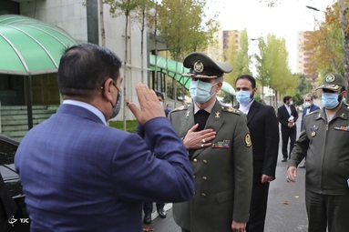 استقبال رسمی و مذاکره وزیر دفاع جمهوری اسلامی ایران با وزیر دفاع جمهوری عراق‎