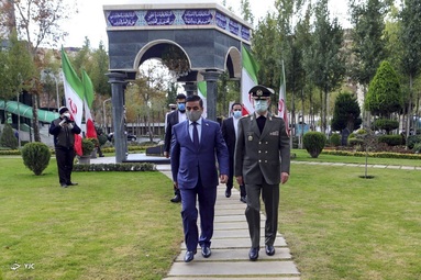 استقبال رسمی و مذاکره وزیر دفاع جمهوری اسلامی ایران با وزیر دفاع جمهوری عراق‎