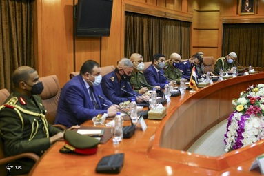 استقبال رسمی و مذاکره وزیر دفاع جمهوری اسلامی ایران با وزیر دفاع جمهوری عراق‎