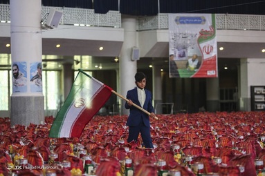 سته بندی و توزیع ۳۰ هزار بسته کمک مومنانه - قم