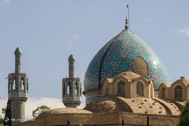 در بارندگی های اخیر قسمتی از کاشی کاری گنبد آرامگاه شاه نعمت الله ولی فروریخت - کرمان
