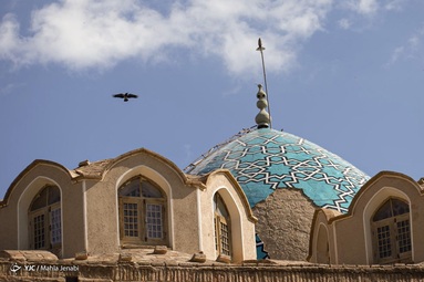 در بارندگی های اخیر قسمتی از کاشی کاری گنبد آرامگاه شاه نعمت الله ولی فروریخت - کرمان