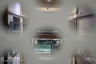 سردار حسین رحیمی فرمانده انتظامی تهران بزرگ از نحوه اجرای محدودیت‌های کرونایی در بازار تهران بازدید کرد.