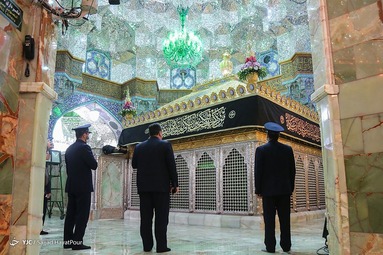 سیاهپوشان حرم حضرت معصومه (س)