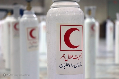 مراسم اهدای 999 کپسول اکسیژن با حضور رییس جمعیت هلال احمر در سازمان امداد و نجات