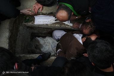 آیین خاکسپاری دانشمند شهید محسن فخری زاده در امام زاده صالح (ع)