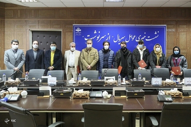نشست خبری سریال «از سرنوشت» با حضور عوامل این سریال در امور مخاطبان اداره کل روابط عمومی سازمان صداوسیما برگزار شد.