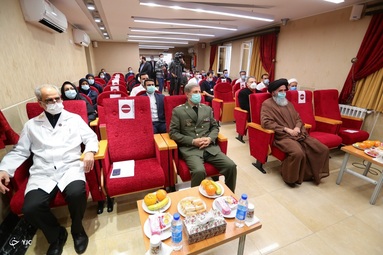 مراسم تجلیل از کادر درمان بیمارستان شهید چمران با حضور وزیر دفاع