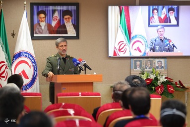 مراسم تجلیل از کادر درمان بیمارستان شهید چمران با حضور وزیر دفاع